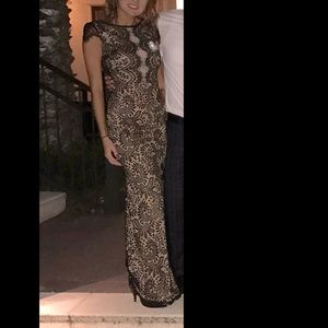 Black and Beige Lace Maxi Formal Short Sleeve Windsor Dress. Size XS.